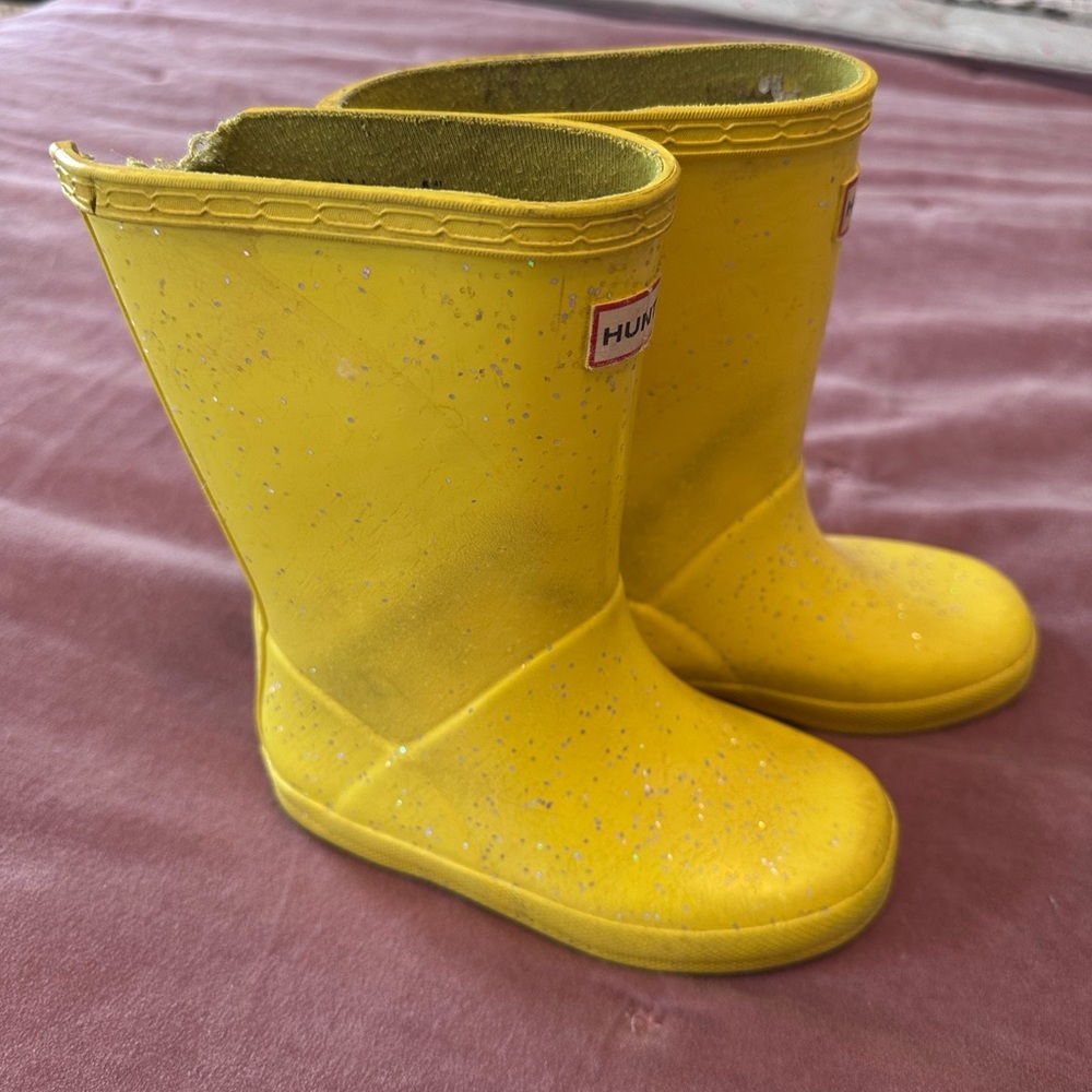 Discontinued kids Hunter Bright Yellow sparkle Waterproof Boots - Picture 2 of 8